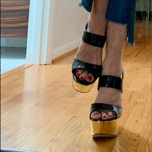 Alice and Olivia wedge sandals
